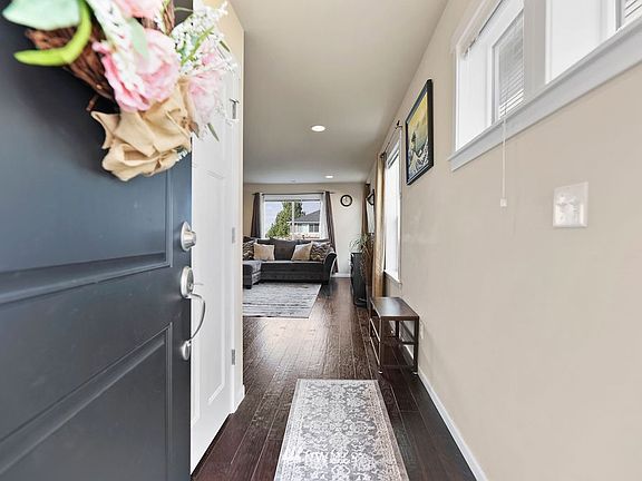4th image of 1134 81st Dr SE