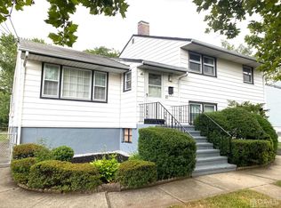 41 S Oak Ave, Fords, NJ 08863