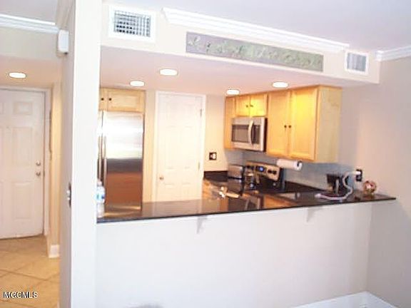 5th image of 2046 Beach Blvd #218