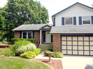 701 Evergreen Ct, Algonquin, IL