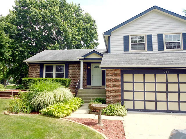 701 Evergreen Ct photo 1