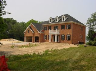 7676 Colonial Beach Rd, Pasadena, MD 21122