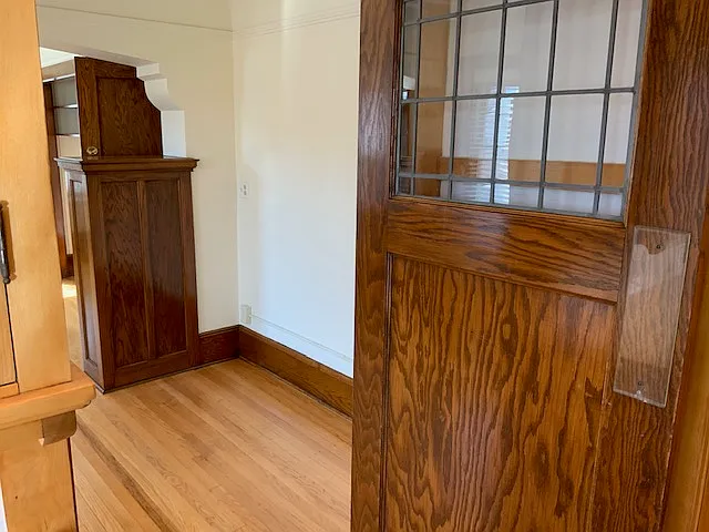Door between kitchen and DR / LR space