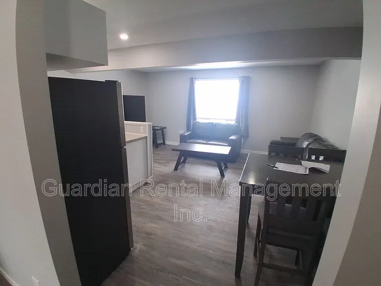 215 Langworthy St #7 — Photo 20