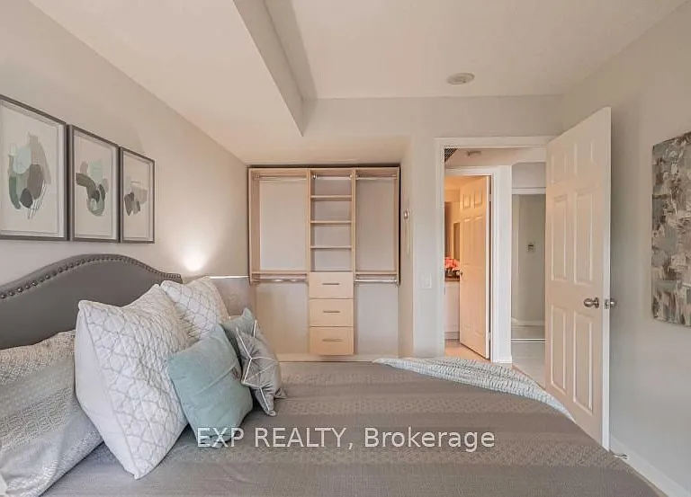 28 Harrison Garden Blvd #1112 — Photo 23
