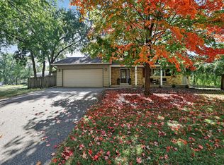 1710 Shadyview Ln N, Plymouth, MN 55447