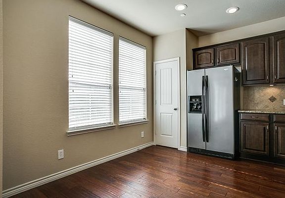 2nd image of 950 Henderson St #Id70014