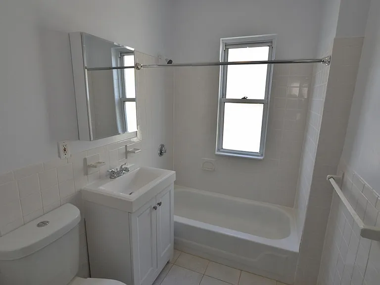 28 Taft St #2 — Photo 6