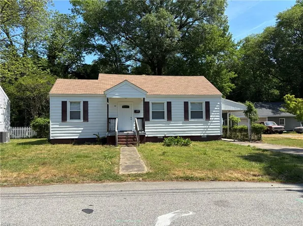 66 Cavalier Rd, Hampton, VA 23669