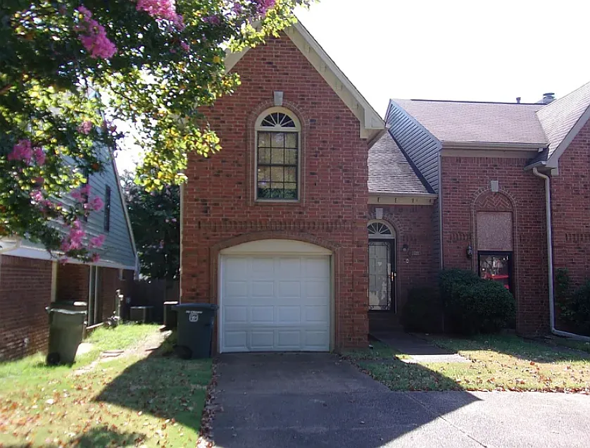 2 bed, 2.5 bath, 1456 sqft, $1,350 — Photo 2