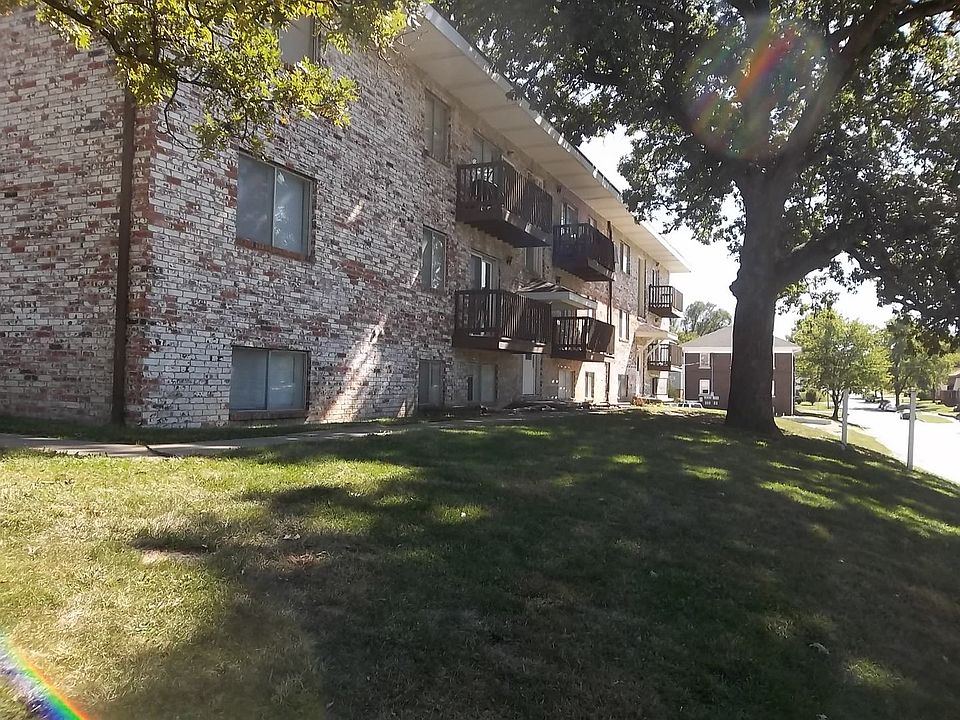 2nd image of 425 N Charles St APT 13