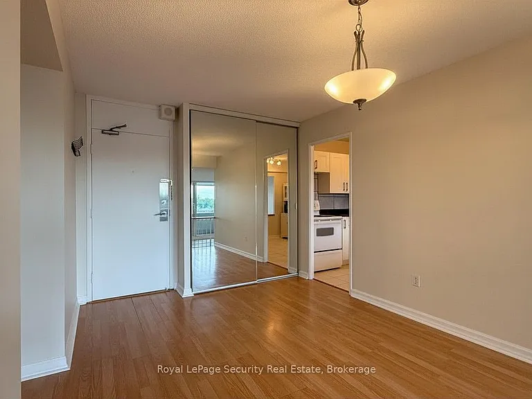260 Scarlett Rd #608 — Photo 3