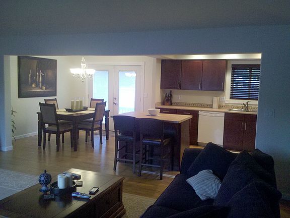 4th image of 520 W Rolland Ave
