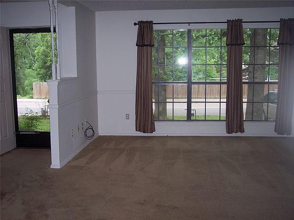 2nd image of 209 S Carl St