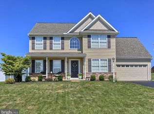 470 Pebble Beach Dr, Mount Wolf, PA 17347