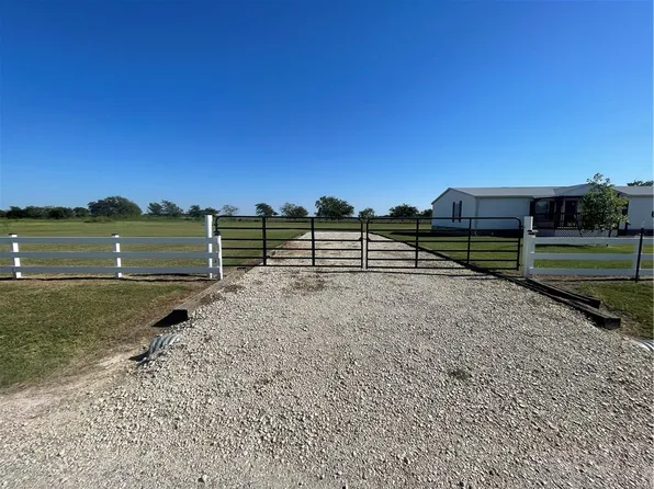 E Chad St, Whitney, TX 76692