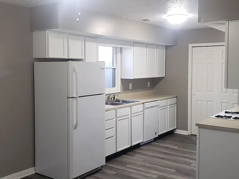 1804 Kraig Dr — Photo 7
