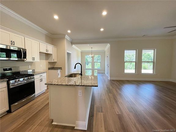 2nd image of 3311 Fairwood Ln