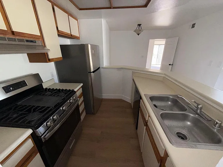 1321 N Vista St #309 — Photo 2