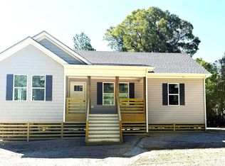 131 Dozier St #8-10, Jarvisburg, NC 27947