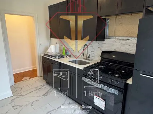 385 Danforth Avenue image 3 of 11