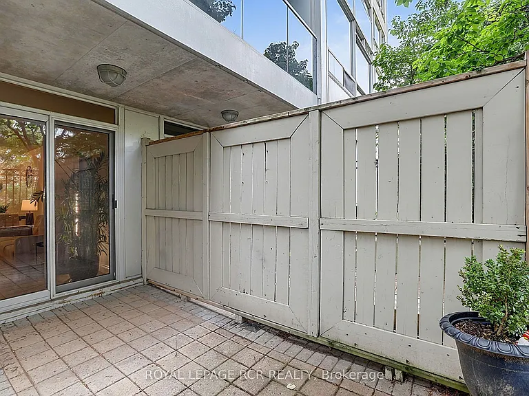 1 Rean Dr #113 — Photo 21