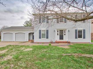8302 Beechwood Ct, Evansville, IN 47715