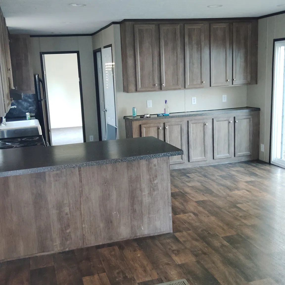 3 bed, 1280 sqft, $1,050 — Photo 1