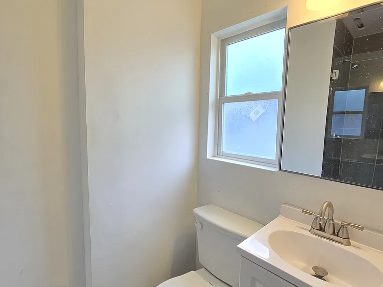 8154 Potter Ave — Photo 7