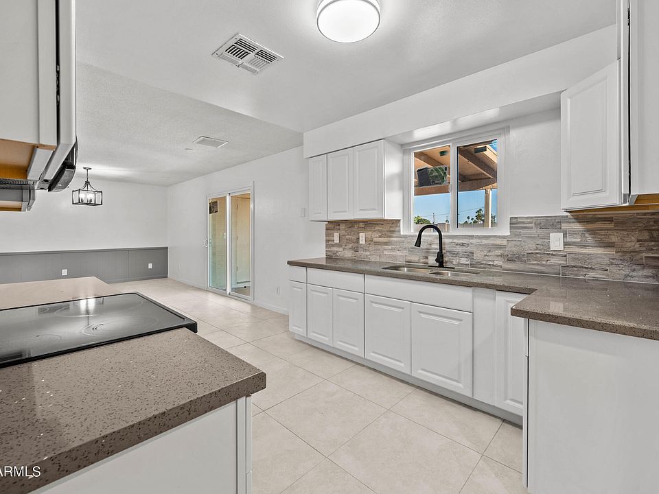 1st image of 4255 W TOWNLEY Avenue