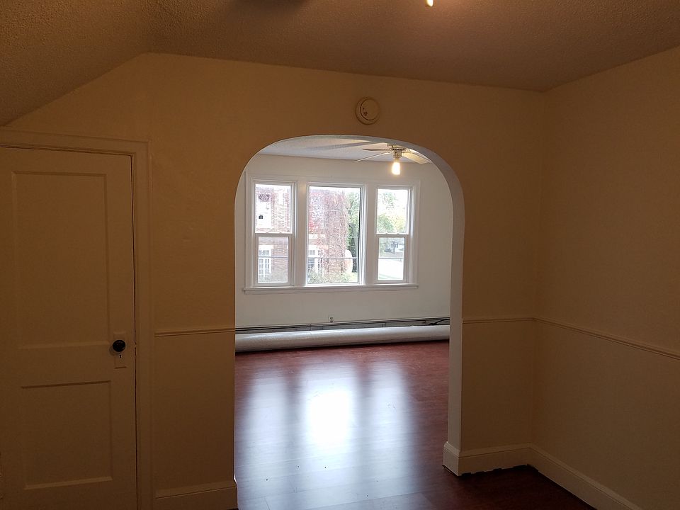 Dining room to south facing living room