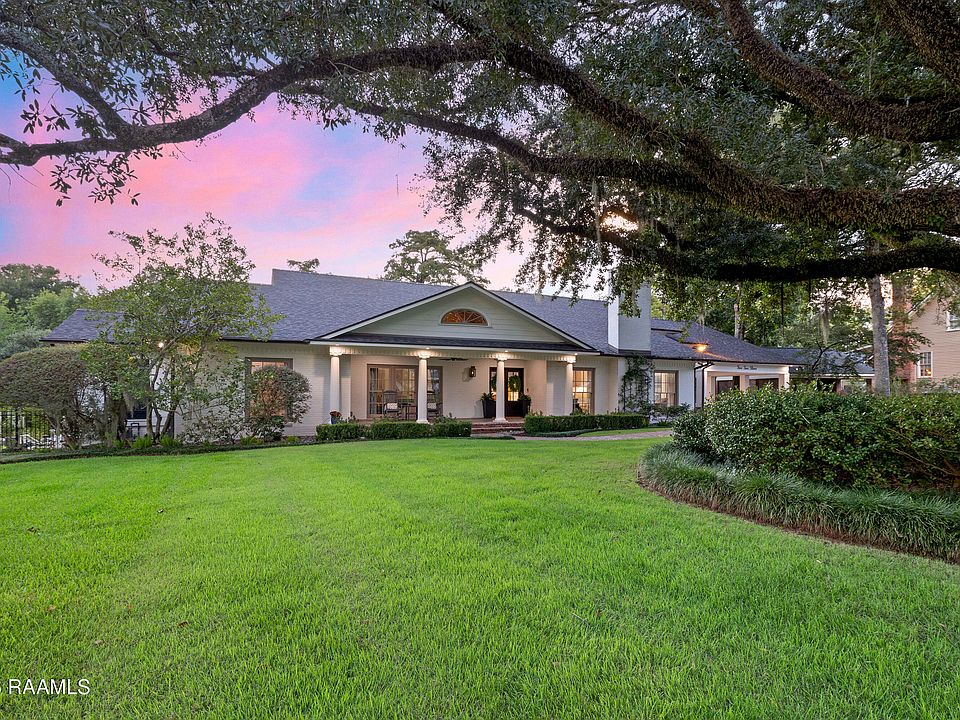 1st image of 523 Beverly Dr