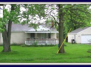 1074 Sarah St, Grand Blanc, MI 48439