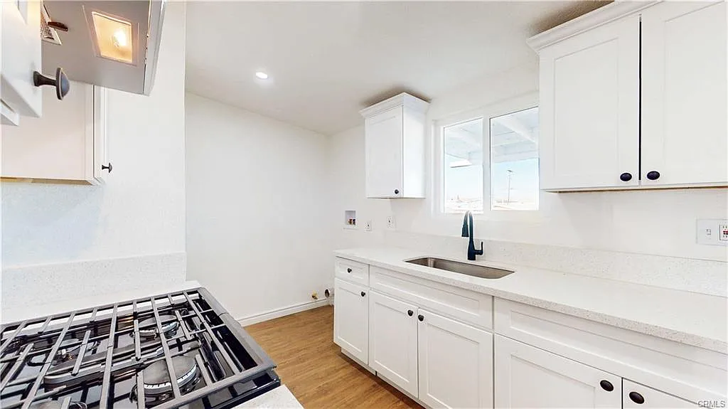 3 bed, 984 sqft, $1,550 — Photo 4