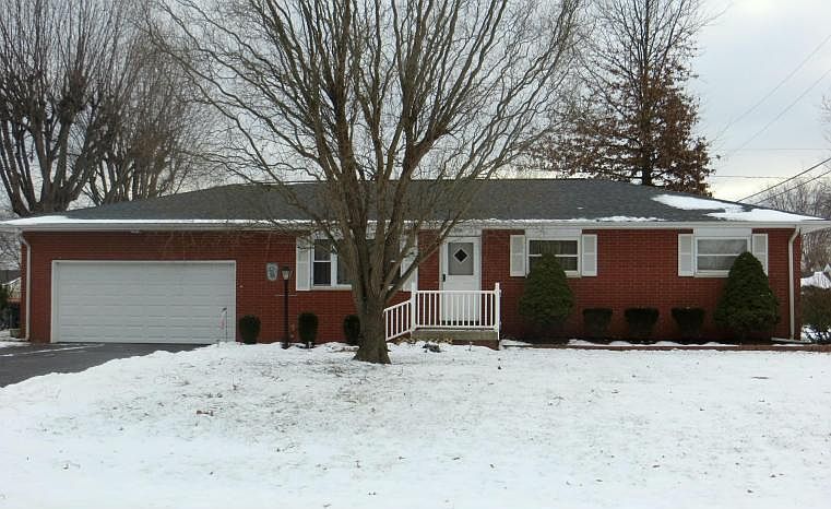 1st image of 151 Gregory Dr
