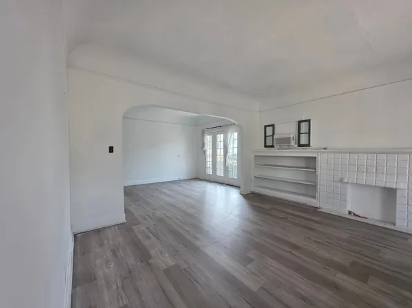 031, 1000-1016 N Croft Ave #10005, West Hollywood, CA 90069