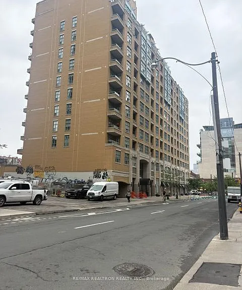 438 Richmond St W #401 — Photo 1
