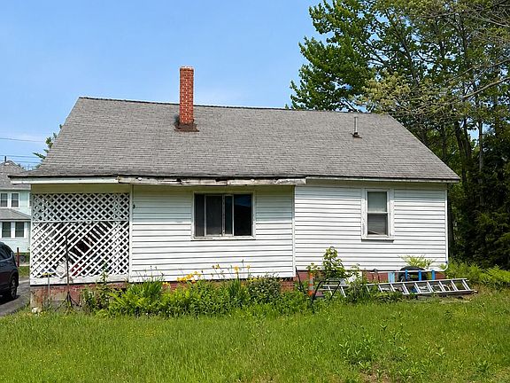 4th image of 176 Bowdoin Street