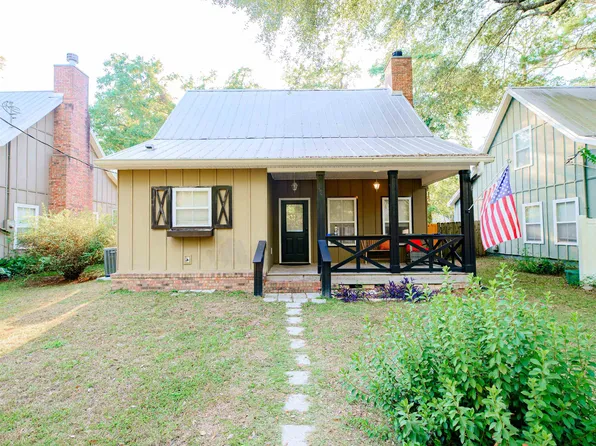 60 John David Dr, Crawfordville, FL 32327