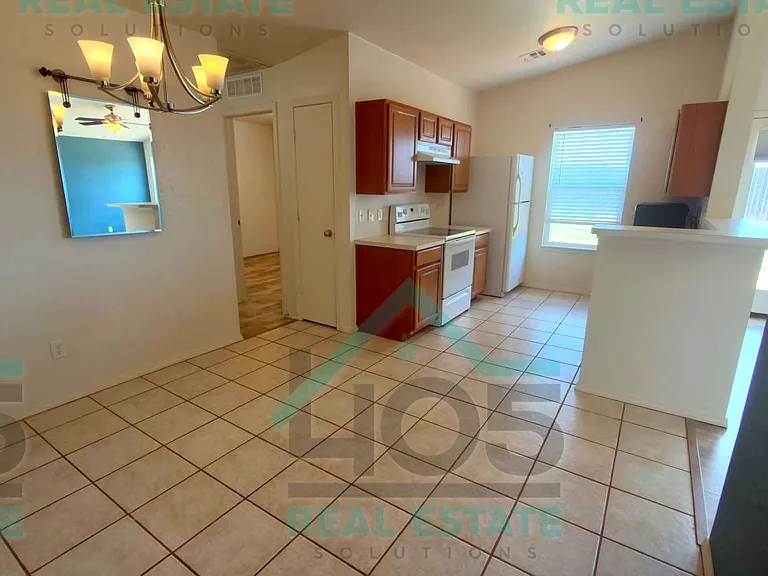 10345 Aberdeen Dr — Photo 6