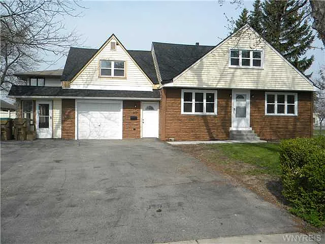 134 Midland Dr photo 1