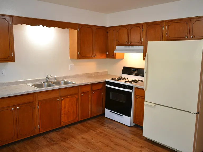 3302 Darwood Dr — Photo 2