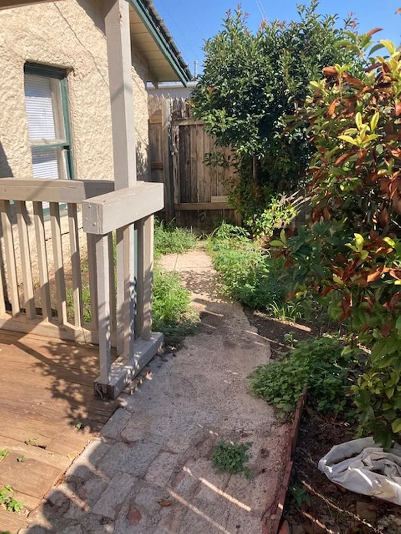 Cute 1 bed/1 bath — Photo 2