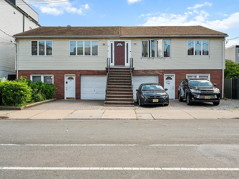 31 Leonard St #2 — Photo 12