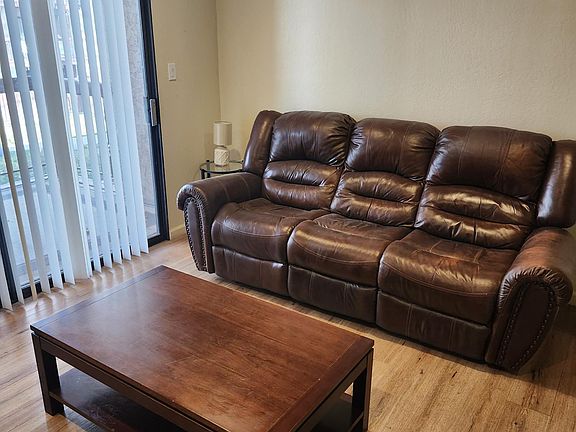 5th image of 2955 Lakeside Dr Unit 224