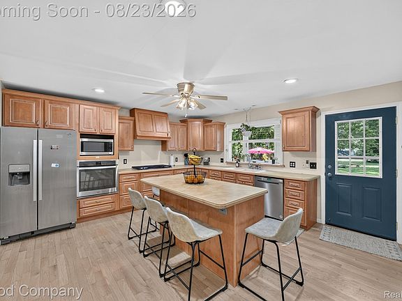 5th image of 2145 Cole Rd