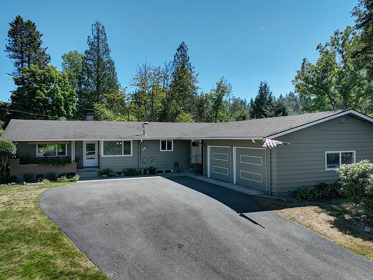 18021 Issaquah Hobart Rd SE — Photo 1