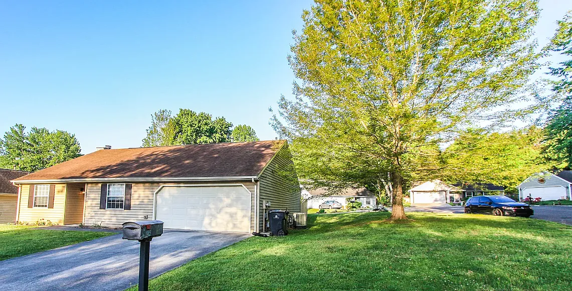 3 bed, 1229 sqft, $2,300 — Photo 2