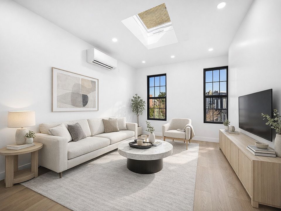 1st image of 272 Driggs Ave #3