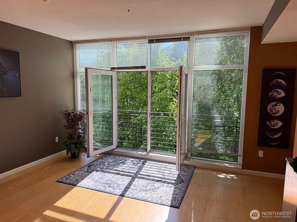 1st image of 17 W Mercer Street #207